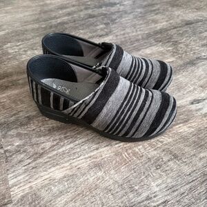 Women's Dansko Vegan Black/Gray Striped Professional Clogs Size 40